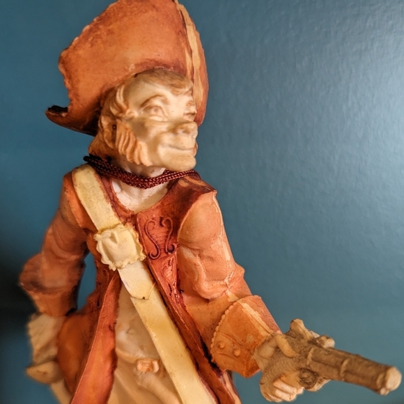 Capodimonte style Handcrafted pirate figurine on wood base. From Italy vintage - Picture 5 of 12